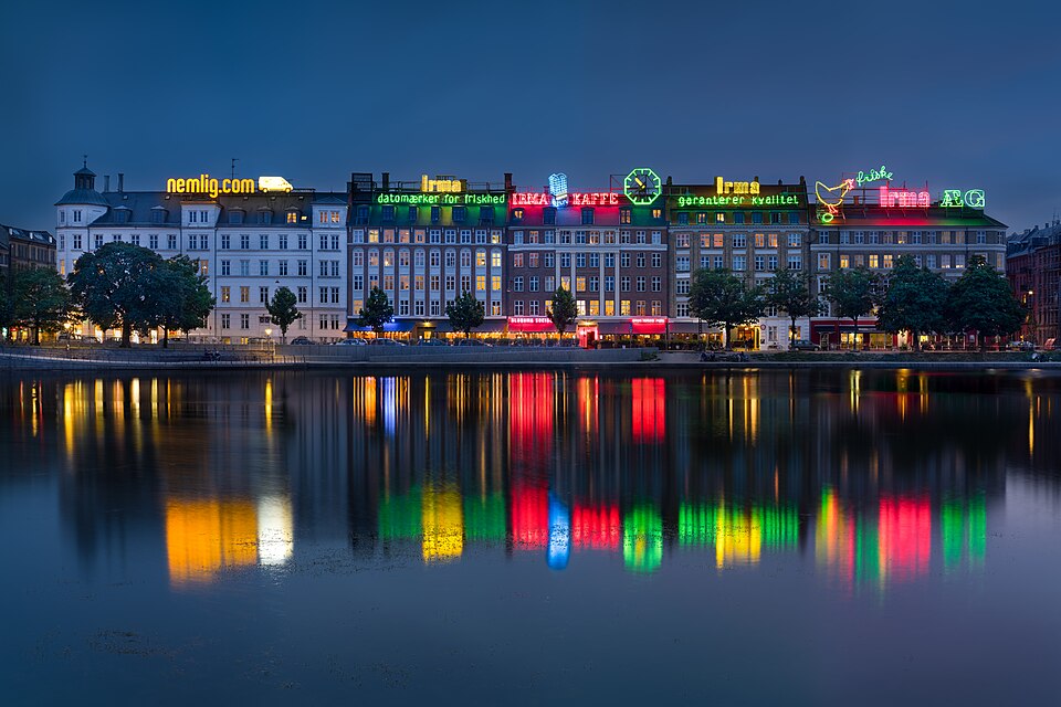 Cityscape and skyline by the Copenhagen Lakes, Denmark - (36018109956).jpg