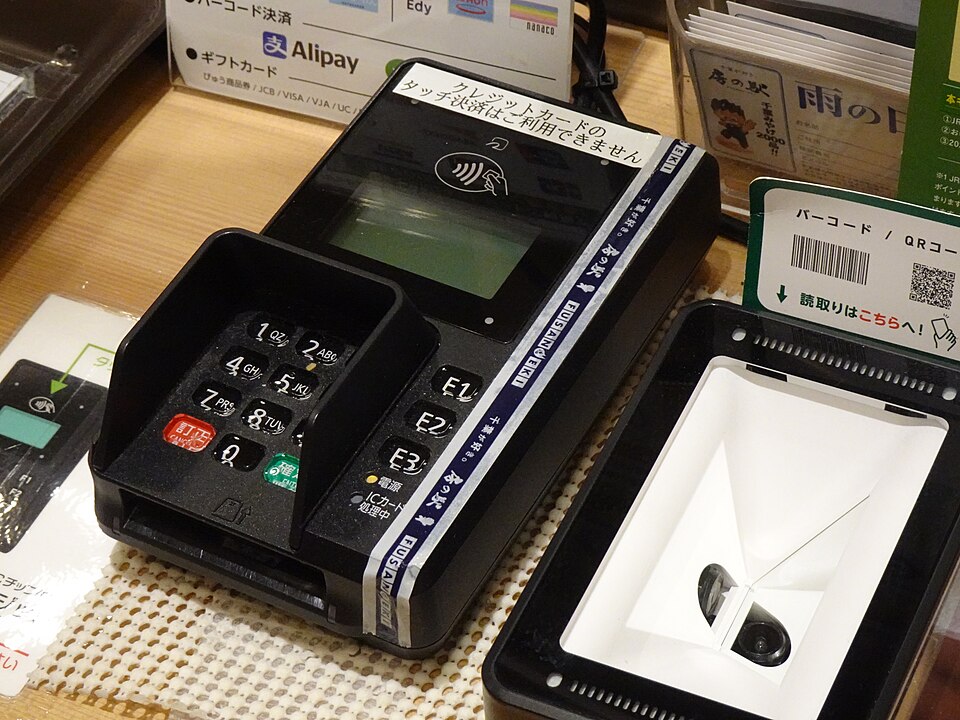 Cashless-Payment-Devices CreditCard-and-Code-payment.jpg